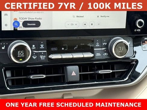 Used 2023 Toyota Highlander XLE AWD/4WD image 22