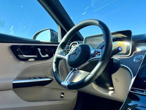 Certified 2026 Mercedes-Benz C 300 4MATIC Sedan image 9