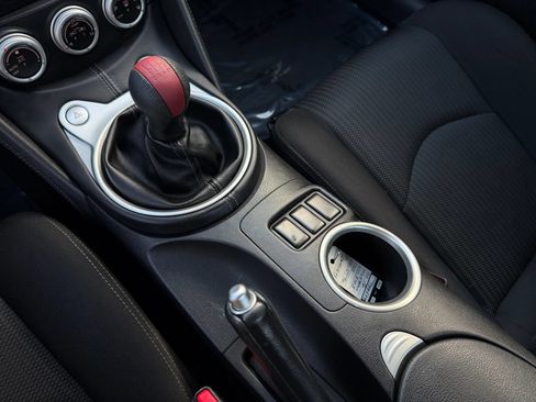 Used 2016 Nissan 370Z Coupe RWD image 13