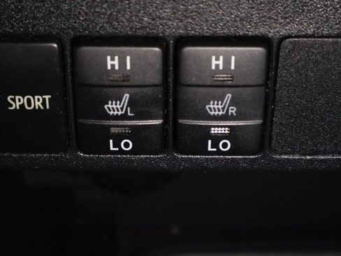 Used 2017 Toyota RAV4 SE AWD/4WD image 40