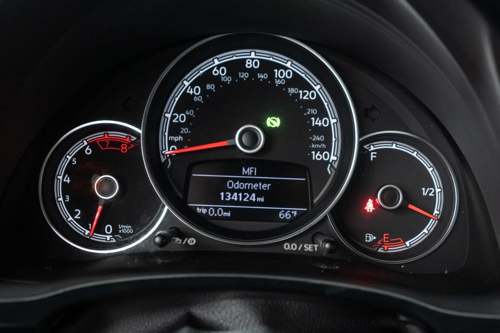 Used 2019 Volkswagen Beetle 2.0T S FWD image 21