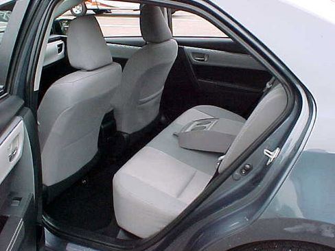 Used 2015 Toyota Corolla LE image 8