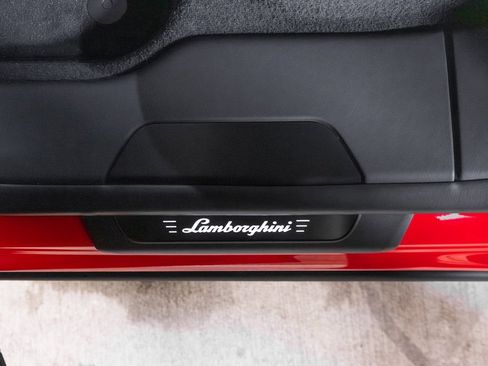 New 2025 Lamborghini Urus SE image 35