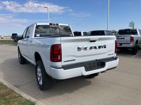 New 2026 RAM 2500 Laramie AWD/4WD image 8