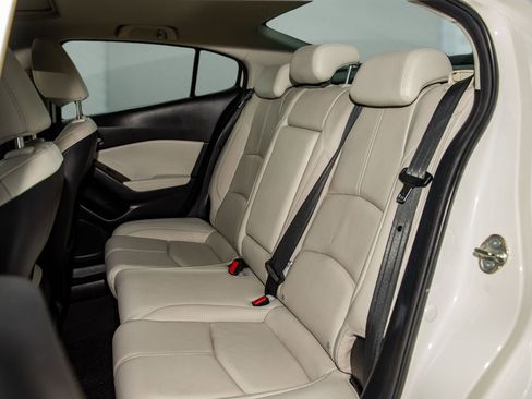 Used 2018 MAZDA MAZDA3 Grand Touring image 7