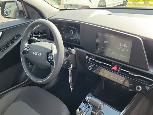 New 2026 Kia Niro LX FWD image 8