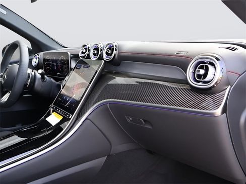 New 2025 Mercedes-Benz GLC 43 AMG 4MATIC image 12