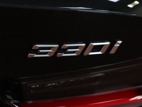 Used 2025 BMW 330i xDrive Sedan w/ Premium Package image 11