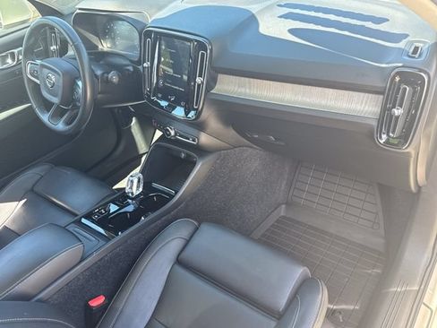 Used 2019 Volvo XC40 T5 Inscription AWD/4WD image 17