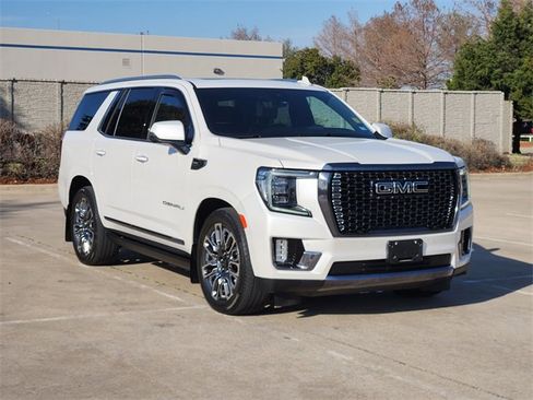 Used 2024 GMC Yukon Denali Ultimate w/ LPO, Floor Liner Package image 3