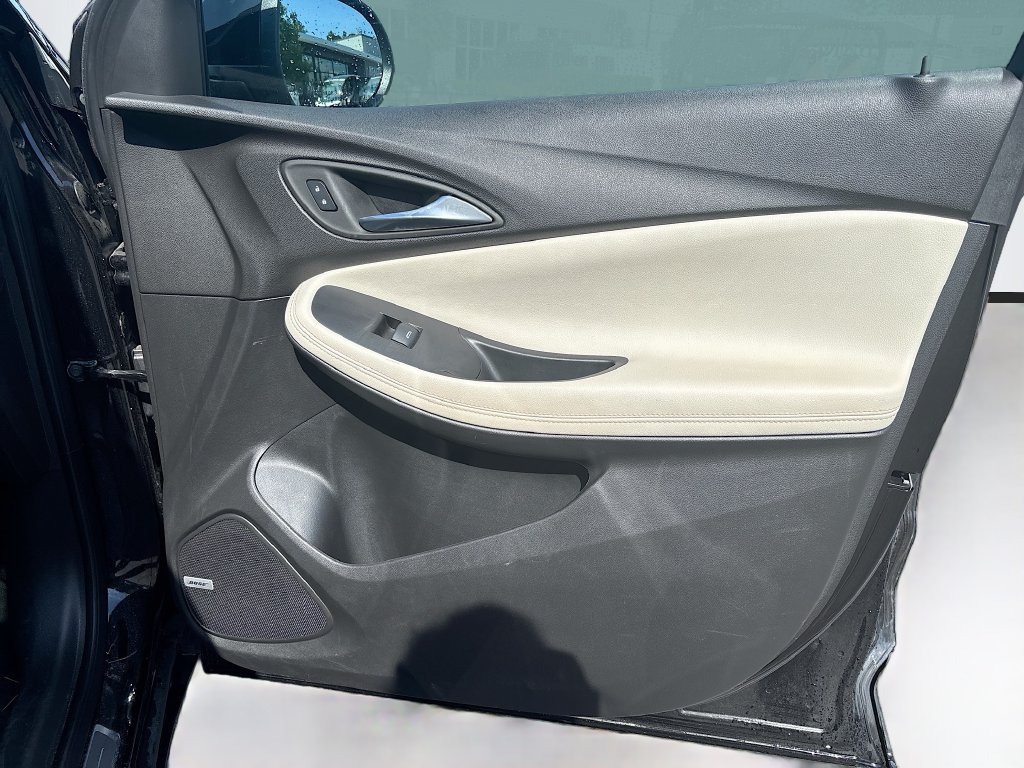 Used 2025 Buick Encore GX Avenir w/ Avenir Technology Package FWD image 20