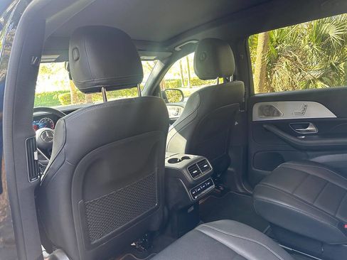 Used 2025 Mercedes-Benz GLS 450 4MATIC image 13