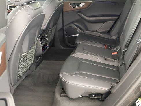 Used 2023 Audi Q8 Premium Plus w/ Premium Plus Package image 28