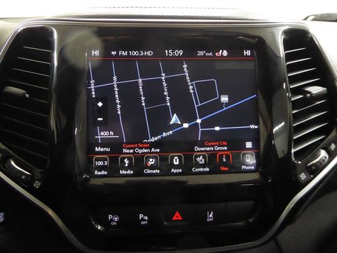 Used 2019 Jeep Cherokee Limited w/ Luxury Group image 15