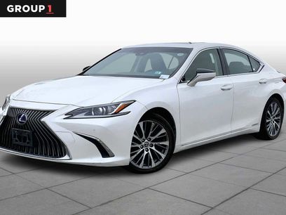 Used 2019 Lexus ES 300h w/ Premium Package