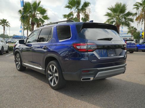 Used 2024 Honda Pilot Touring image 7