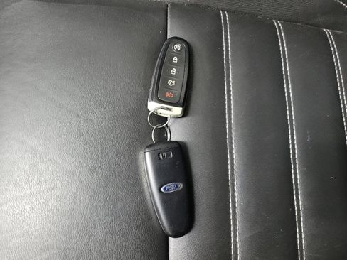 Used 2017 Ford Escape Titanium w/ Equipment Group 301A AWD/4WD image 32