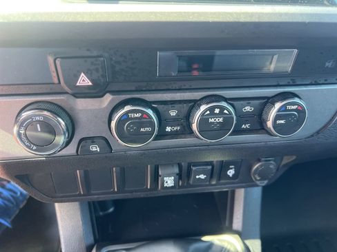 Used 2022 Toyota Tacoma TRD Off-Road AWD/4WD image 54