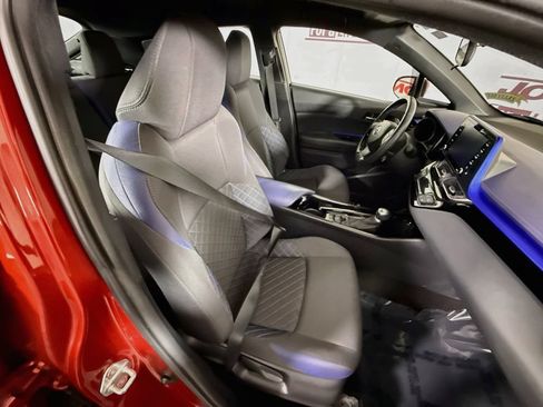 Certified 2021 Toyota C-HR XLE FWD image 28