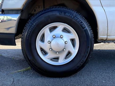 Used 2011 Ford E-350 and Econoline 350 XLT RWD image 8