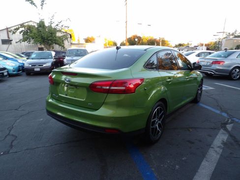 Used 2018 Ford Focus SEL image 3