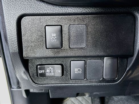 Used 2022 Toyota Tacoma SR AWD/4WD image 10