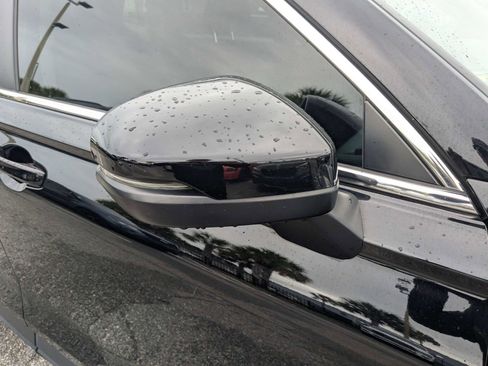 Used 2023 Honda CR-V LX image 12