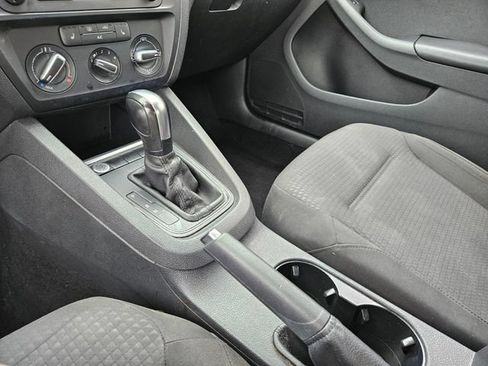 Used 2015 Volkswagen Jetta SE FWD image 23