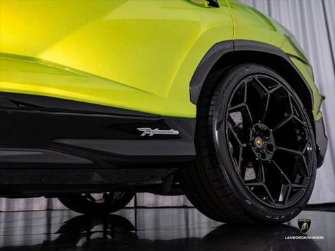 Used 2024 Lamborghini Urus Performante AWD/4WD image 8