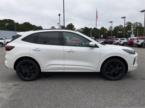 Used 2024 Ford Escape ST-Line Elite image 3