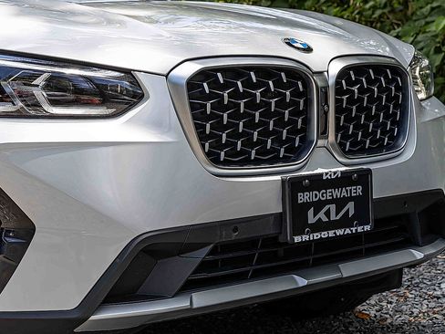 Used 2024 BMW X4 xDrive30i w/ Parking Assistance Package image 29