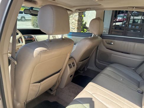 Used 2001 Toyota Avalon XLS image 15