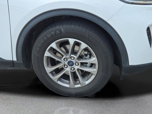 Used 2021 Ford Escape SE image 3