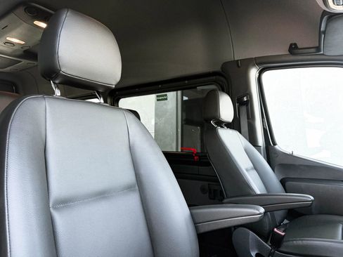 Used 2024 Mercedes-Benz Sprinter 2500 image 16