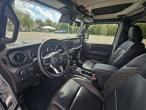 Used 2022 Jeep Wrangler Unlimited Sahara AWD/4WD image 16