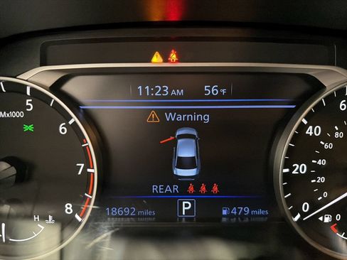 Used 2025 Nissan Altima 2.5 SV FWD image 11