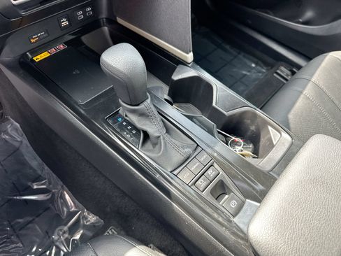 Used 2025 Toyota Camry LE FWD image 19