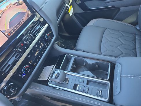 New 2026 Nissan Pathfinder Platinum image 24