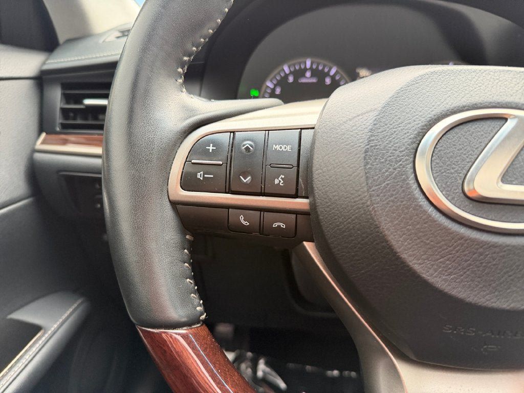Used 2016 Lexus ES 350 w/ Navigation System Package FWD image 16