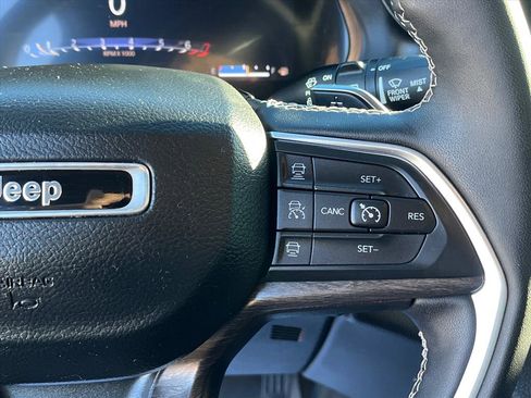 Used 2023 Jeep Grand Cherokee Limited w/ Trailer Tow Prep Group (B) image 15