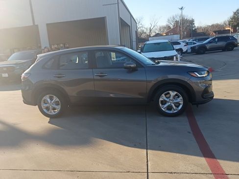 Used 2025 Honda HR-V LX image 7