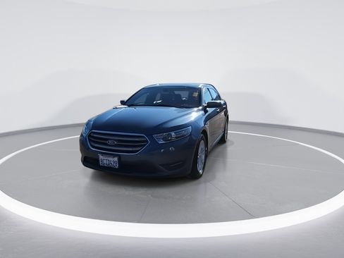 Used 2018 Ford Taurus SEL image 2