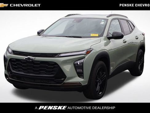 Used 2025 Chevrolet Trax ACTIV w/ Sunroof Package FWD image 1