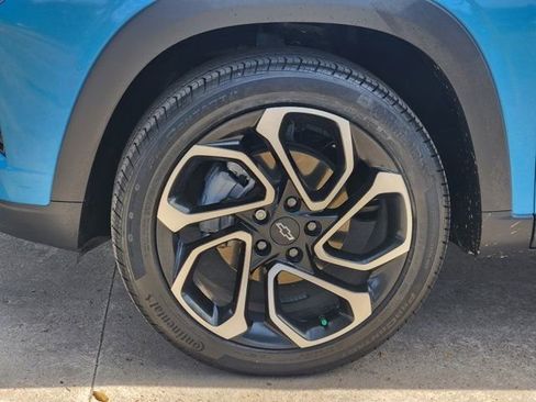 Used 2025 Chevrolet Trax RS w/ Driver Confidence Package image 17