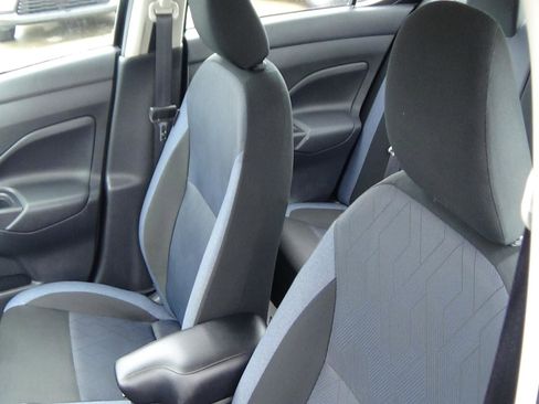 Used 2025 Nissan Versa SV FWD image 16