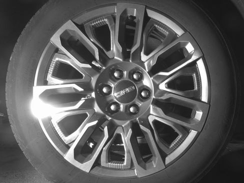 Used 2024 GMC Yukon Denali Ultimate image 10