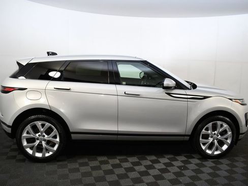 Used 2020 Land Rover Range Rover Evoque SE image 4
