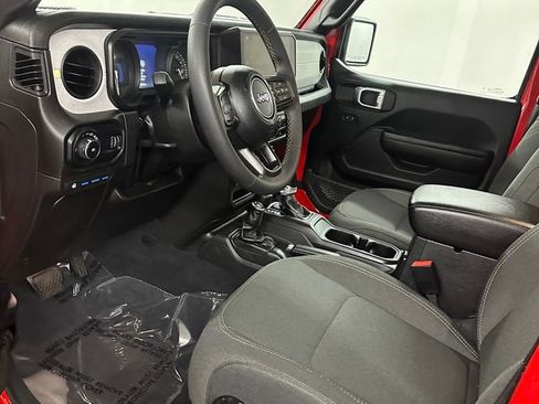 Used 2024 Jeep Wrangler Unlimited AWD/4WD image 10