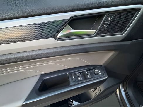 Used 2021 Volkswagen Atlas Cross Sport SEL image 11