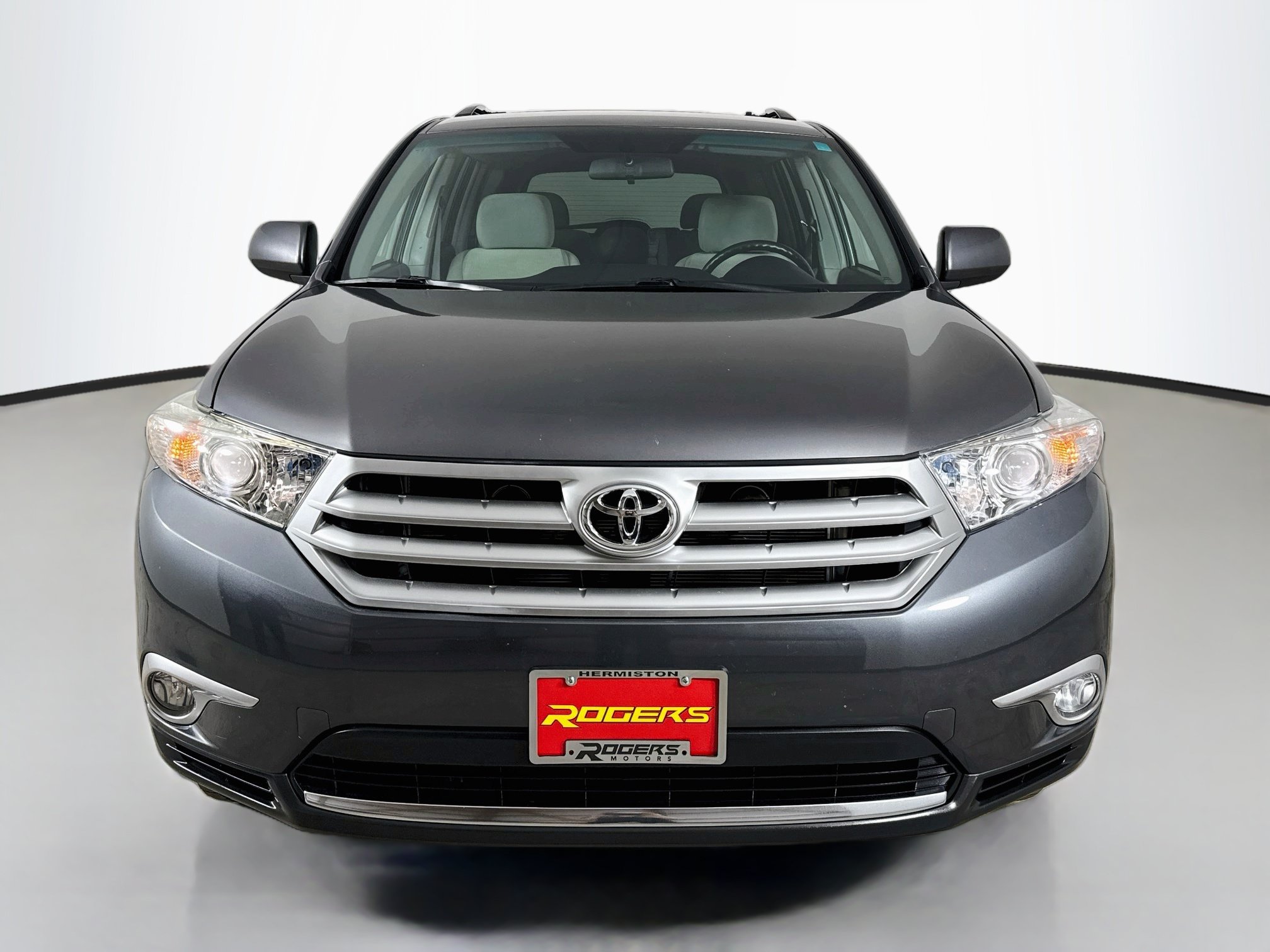 Used 2012 Toyota Highlander 4WD w/ Tech Pkg image 2